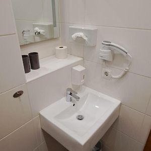 Zimmer mit zwei Einzelbetten